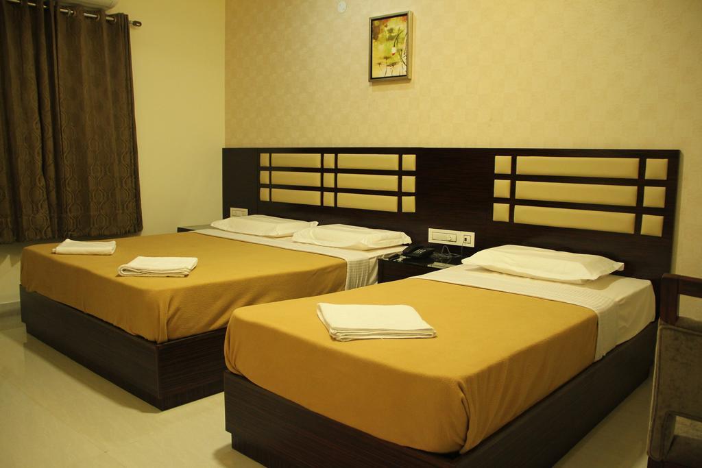 Hotel M.P Temples Inn Кумбаконам Номер фото