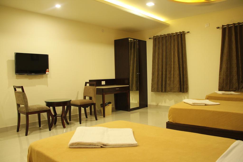 Hotel M.P Temples Inn Кумбаконам Номер фото